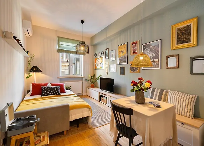 Bohemian Apartment In Old Town - Self Check-In