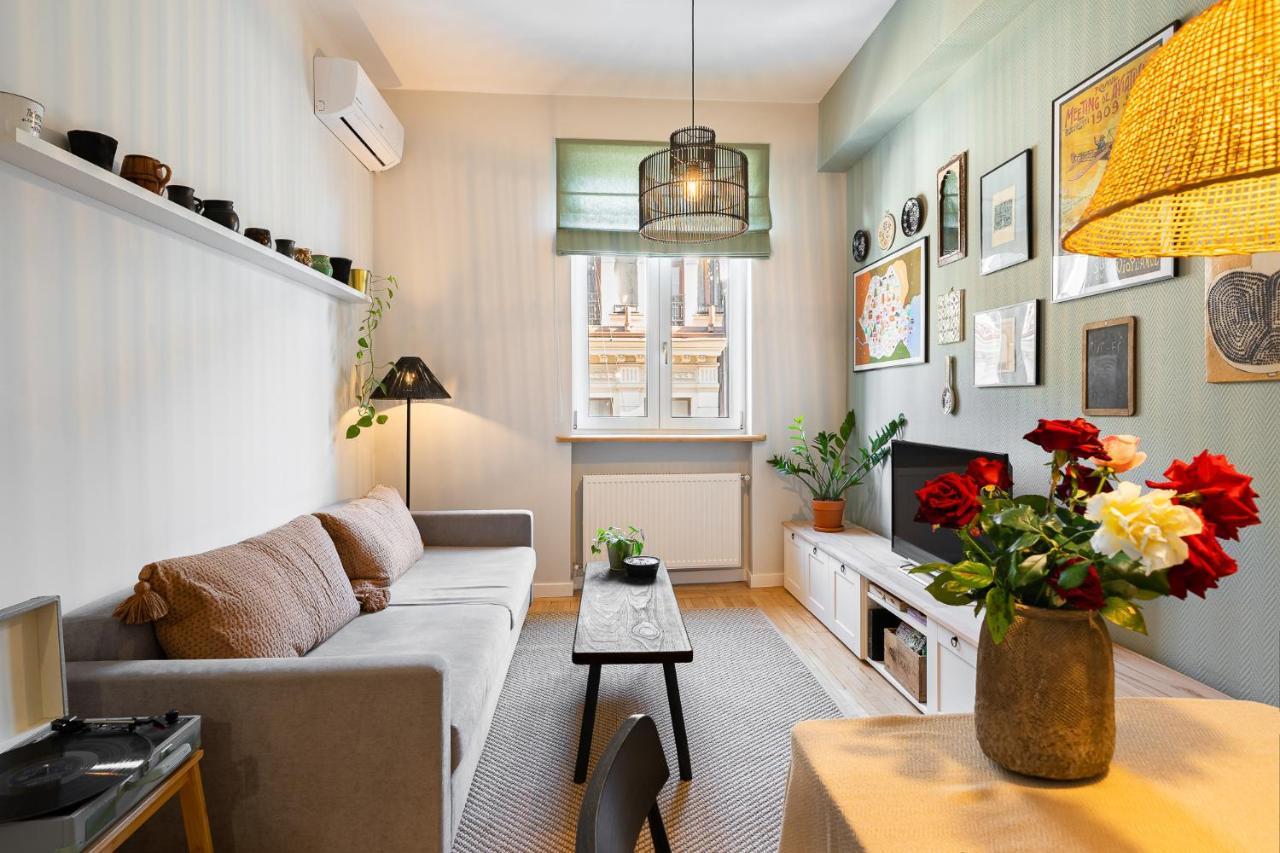 Apartment Bohemian In Old Town - Self Check-in Bucharest